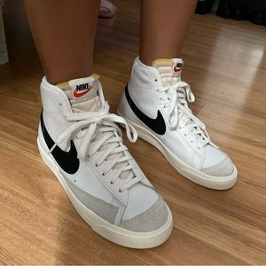 Nike Blazer Mid '77